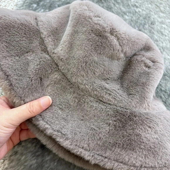 Sprigs Reversible Faux Fur Sherpa Bucket Hat - Picture 8 of 13